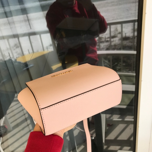 Michael Kors Selma pink Mini Leather Crossbody Bag - Picture 4 of 5